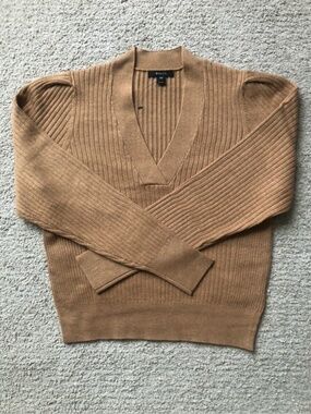 RW&CO. Cashmere Blent V- neck sweater.